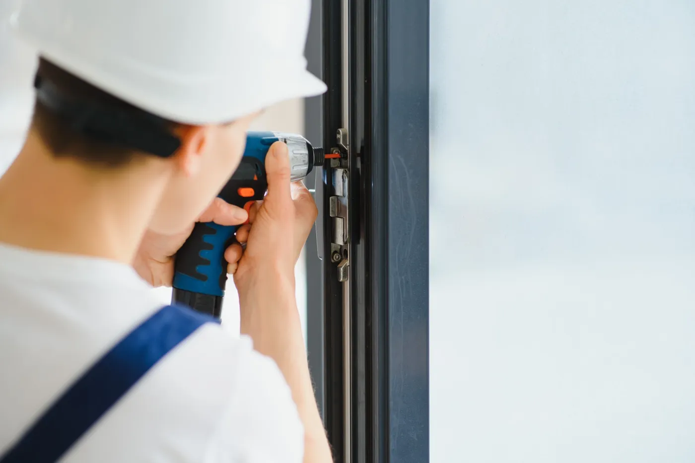 Réglage des points de fermeture d'une serrure multipoints dans une copropriété louveciennoise